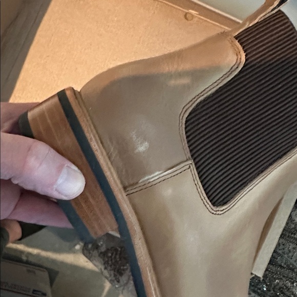 Nisolo Carmen Chelsea Boot size 9 fits 8.5 new in box. - Picture 14 of 16